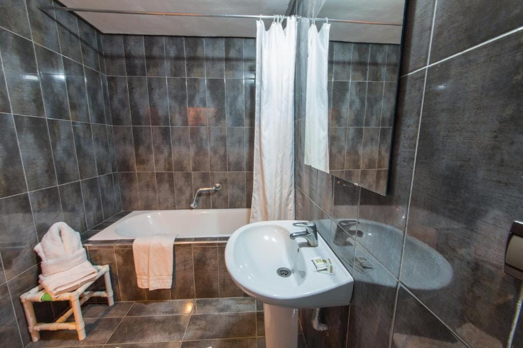 Hotel Akouas — 3