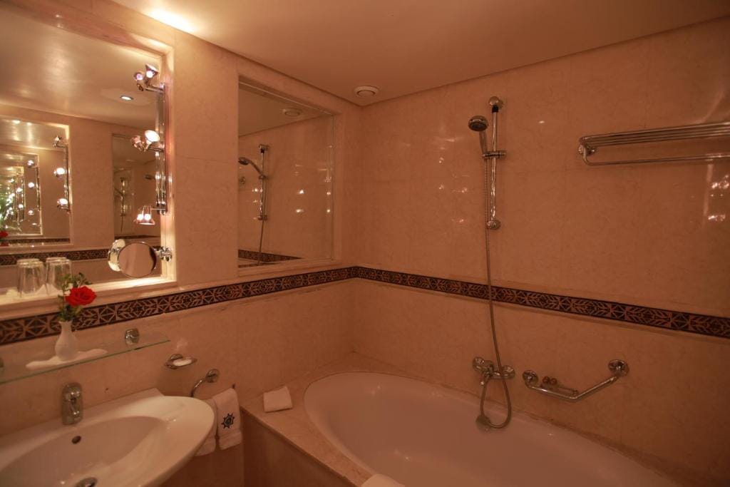 Hotel Transatlantique — 2